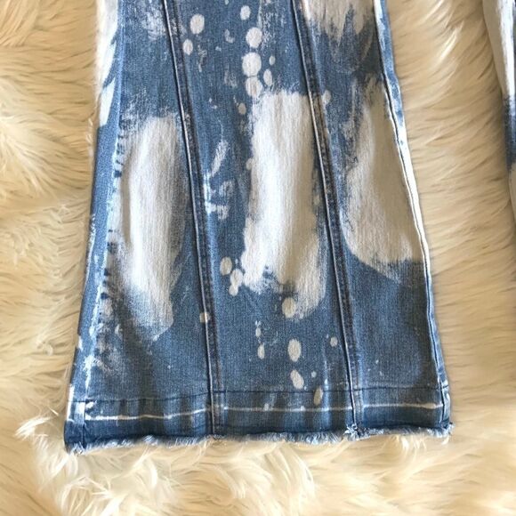 Luxe Moda Flared Jeans - Picture 4 of 10